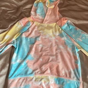 Women’s sweatshirt size-small